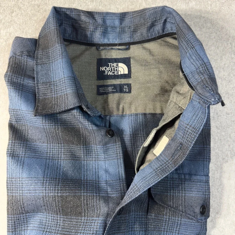 The North Face ThermoCore Flannel Blue Plaid Shirt XL with Secure Travel Pocket